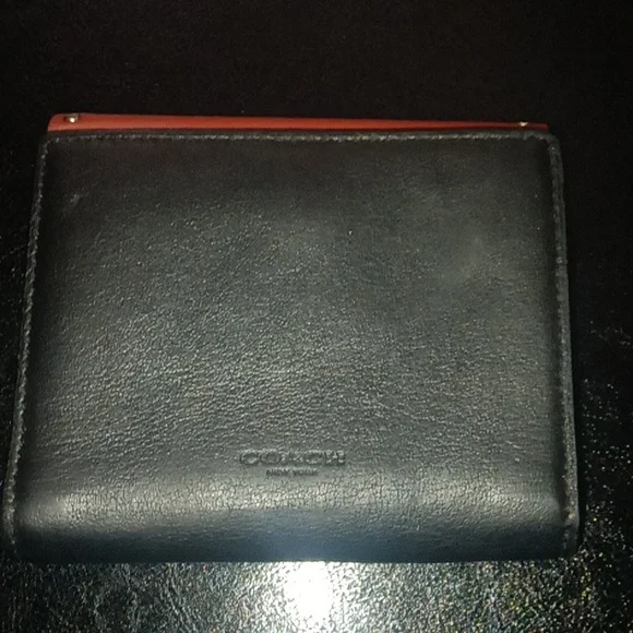 Coach New York - Picture 2 of 5